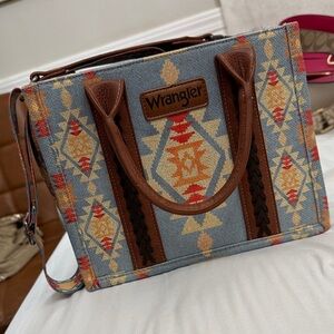 Wrangler Women's Aztec Pattern Tote Bag